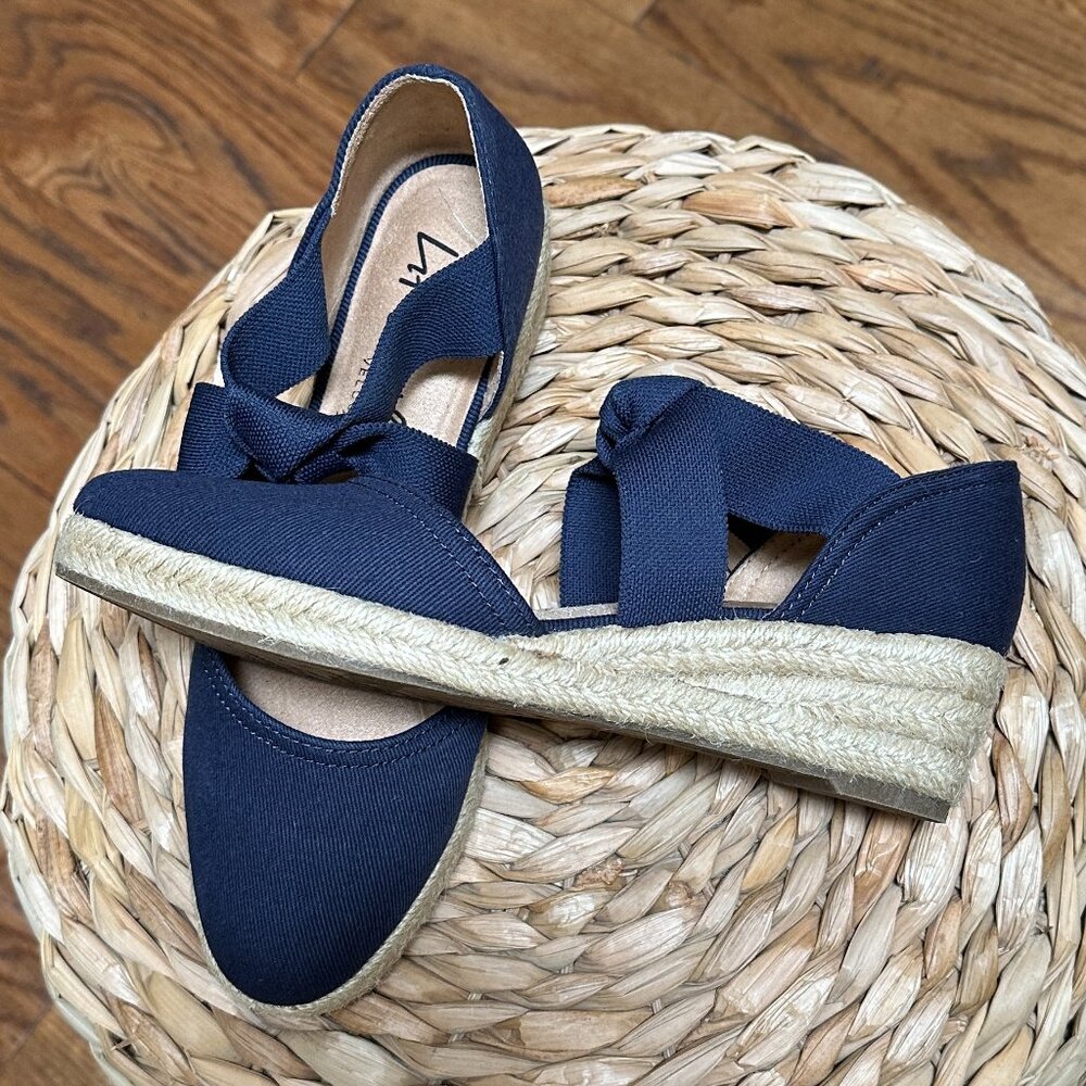 Life Stride Kascade Espadrilles Like New - Picture 3 of 6
